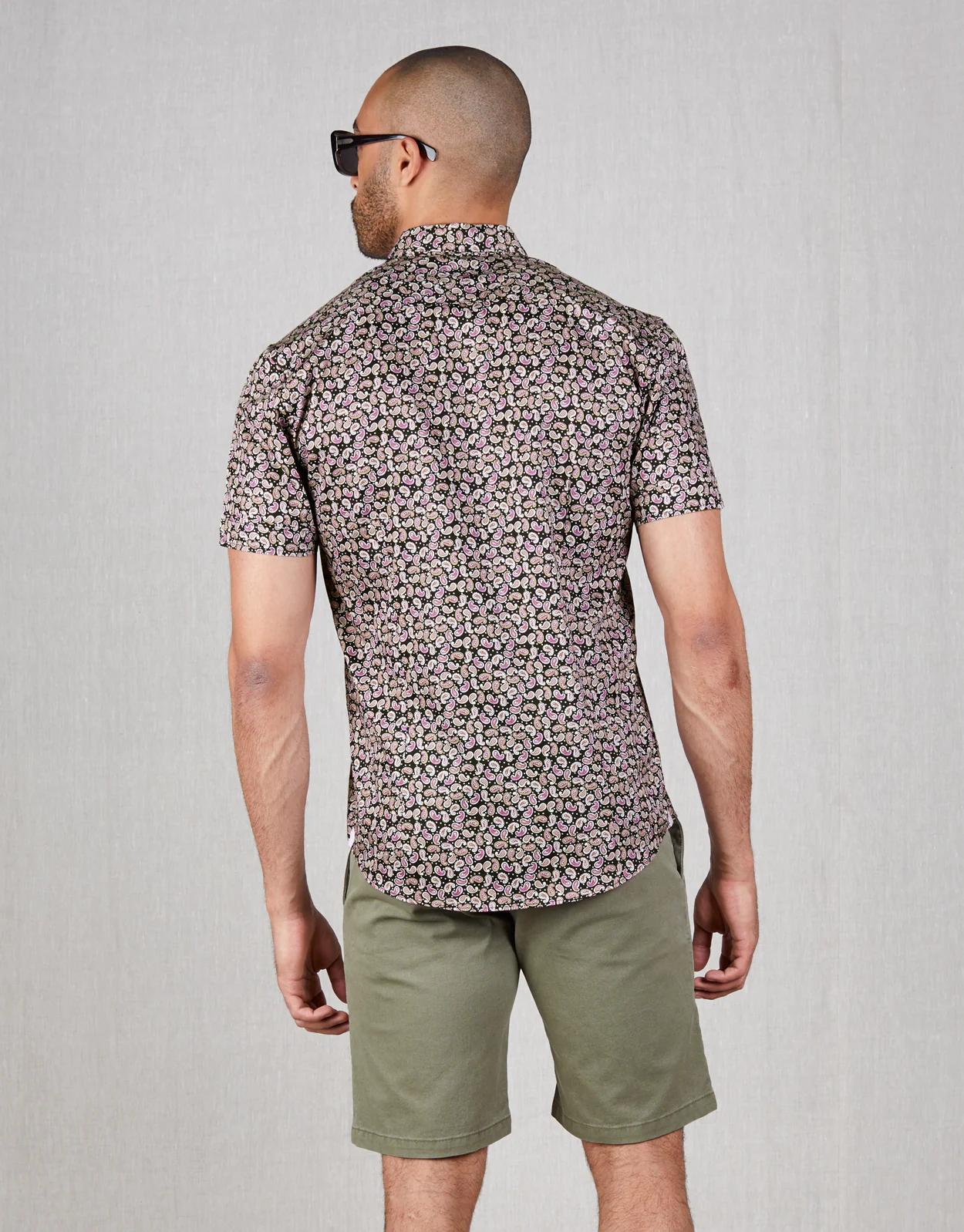 Waihi Black & Pink Paisley Short Sleeve Shirt - Image 2